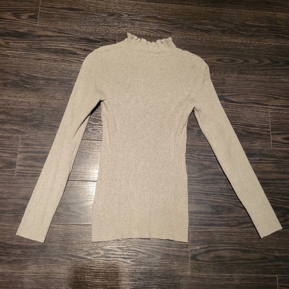 Lettuce trim neck rib-knit tee/ Tricot côtelé avec cou en frison - Picture 3 of 7